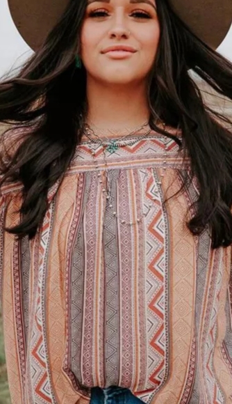 ♥️New boutique Tribal Plus size short sleeved top - Picture 3 of 10